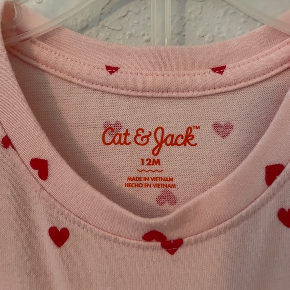 Size 12 Month Cat & Jack Heart Set - Picture 4 of 5
